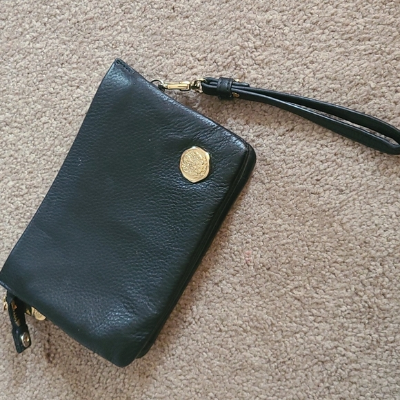 Vince Camuto Handbags - 5/25 ❤ Vince Camuto wristlet